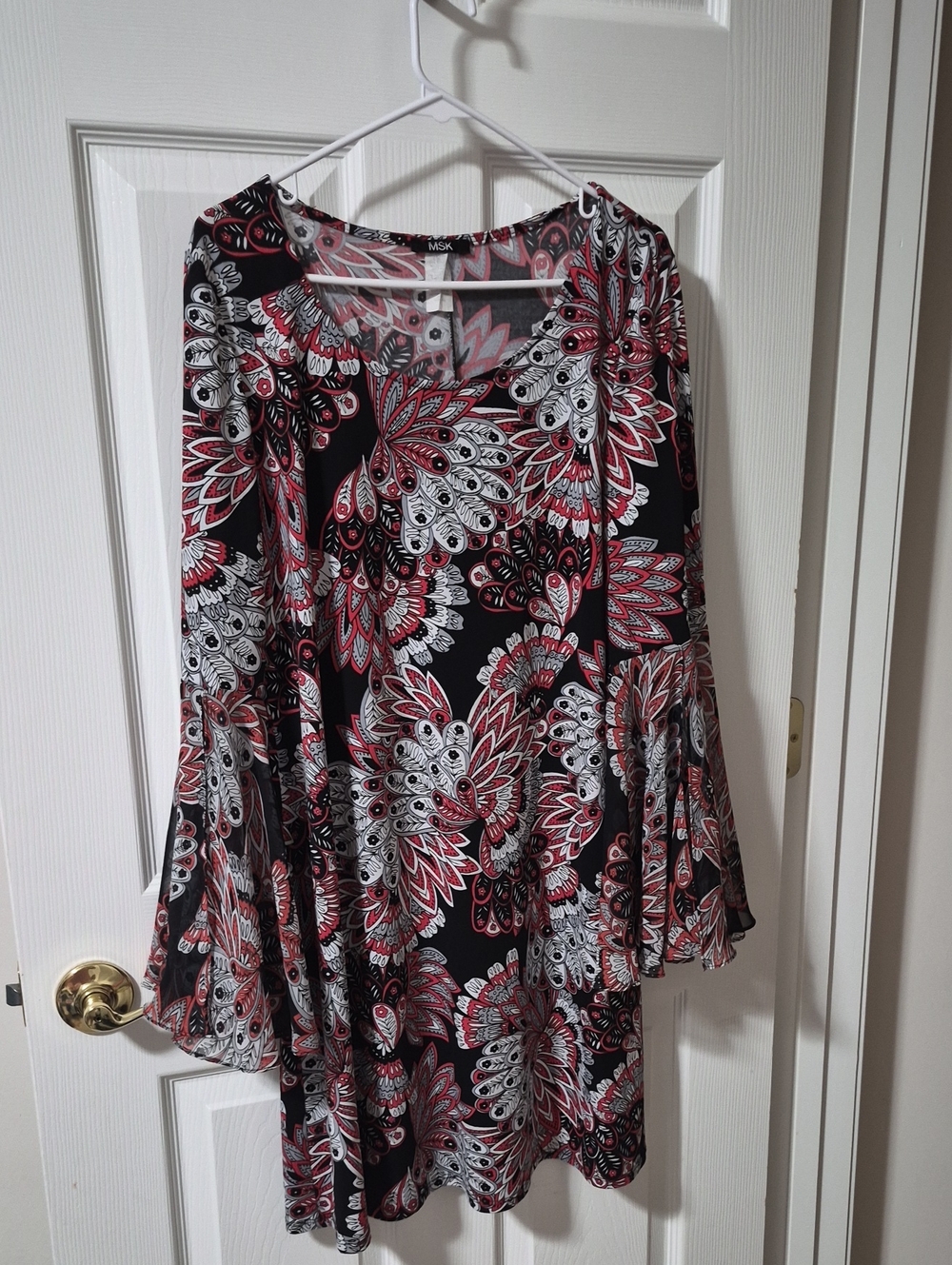 MSK Black, Red & White Floral Bell-Sleeve Midi Dress